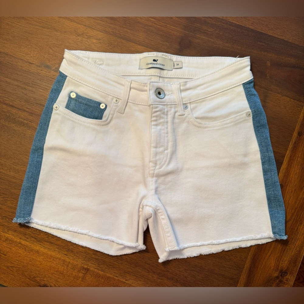 NWOT Vineyard Vines Colorblock White Denim Shorts with Fringe Hem
